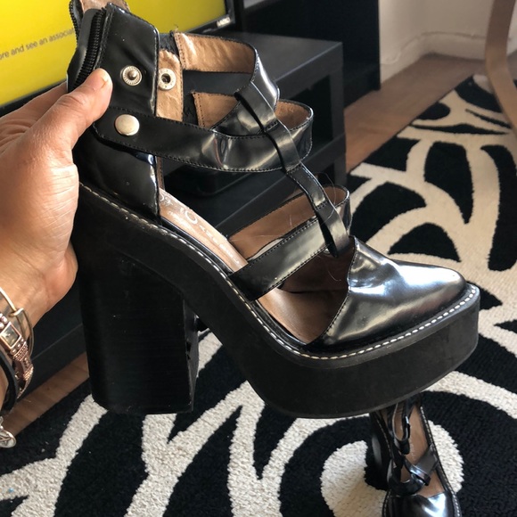 Boots - Picture 3 of 5